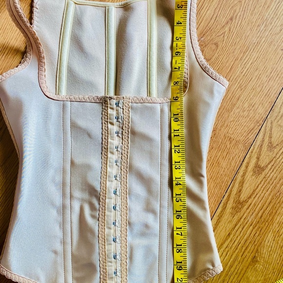 Women’s  Beige Corset Waist Trainer Shapewear SZ 30 - Picture 6 of 7